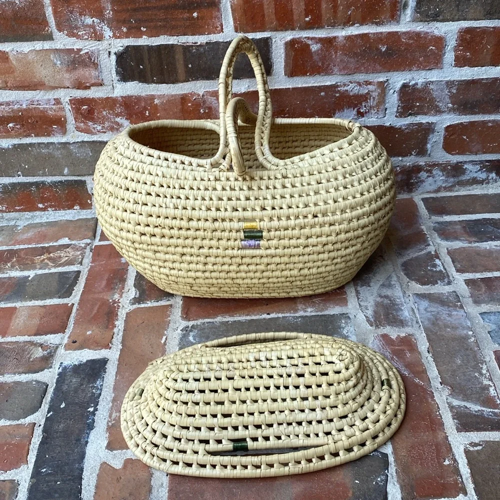 Handcrafted Woven Oval Handbag with Lid